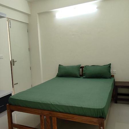 Hobiz Serviced Apartments Chalakuzhy Nr Medical College Trivandrum Thiruvananthapuram Exteriör bild