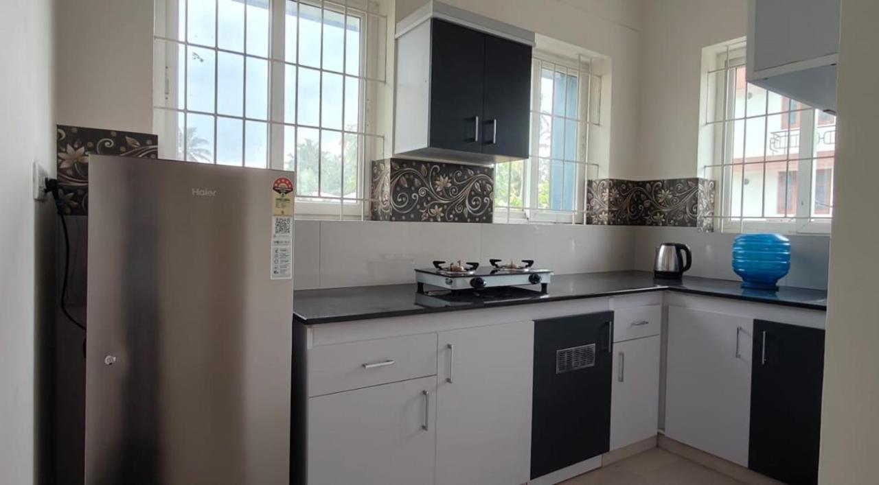 Hobiz Serviced Apartments Chalakuzhy Nr Medical College Trivandrum Thiruvananthapuram Exteriör bild